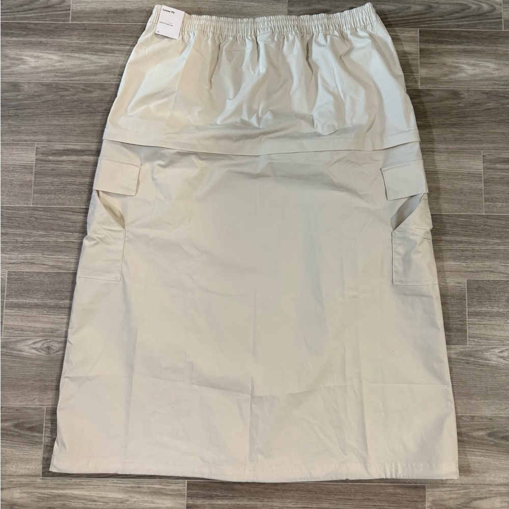 Nike Sportswear Essentials Mid-rise Convertible Cargo Maxi-Mini Skirt - Picture 12 of 15